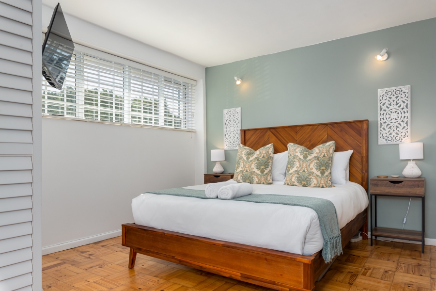 1 Bedroom Property for Sale in Vredehoek Western Cape